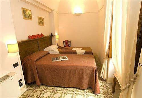 Hotel Palazzo D'Erchia コンヴェルサーノ エクステリア 写真